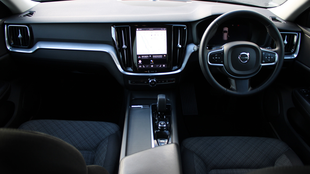 Volvo V60 B3 P Core Park Camera, Google Assistant, Apple  #5