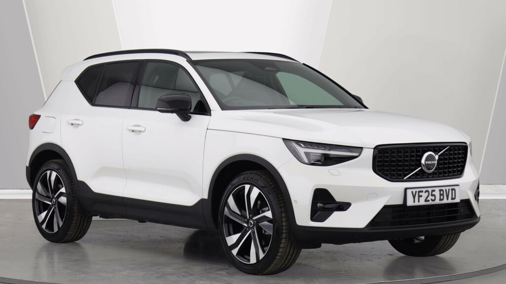 2025 Volvo XC40