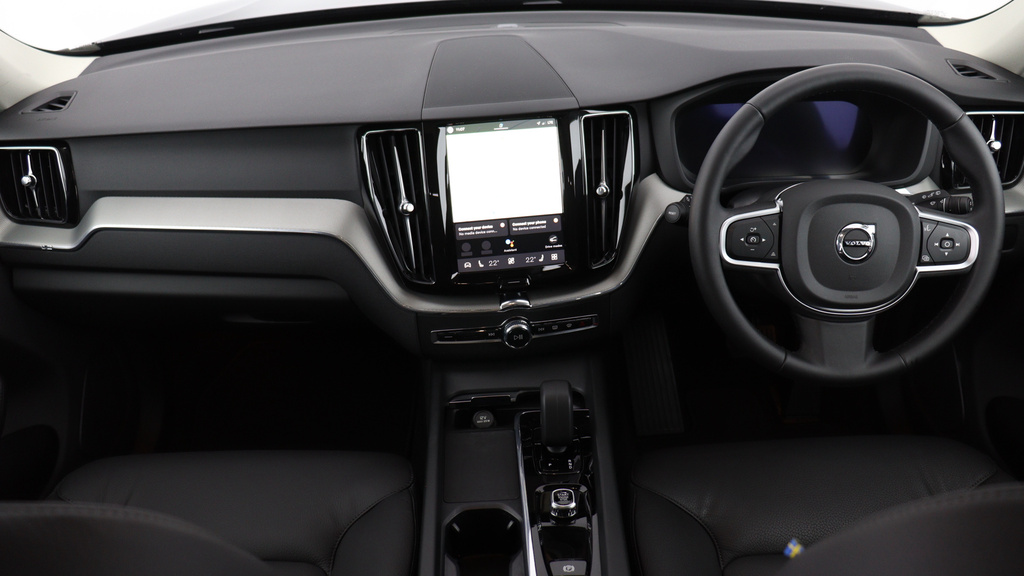 Volvo XC60 B5 P Awd Core Park Camera, Heated Seats, Apple YH26OLA #5