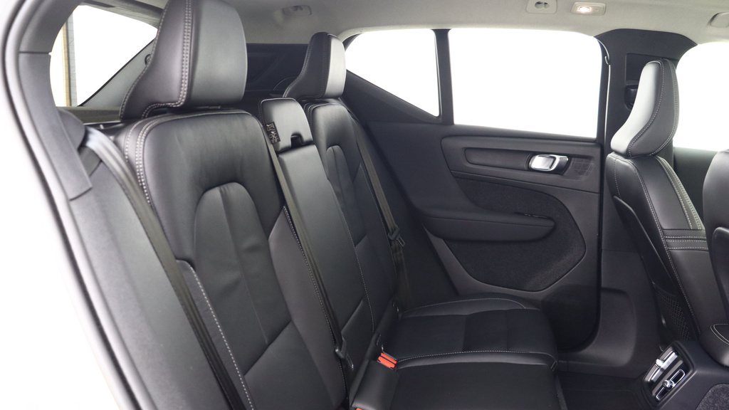 Volvo XC40 B4 P Ultimate Dark Sunroof, Harmankardon Sound CA23BUU #6