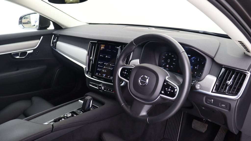 Volvo V90 B4 D Momentum Park Camera, Heated Seats, Pilot #4