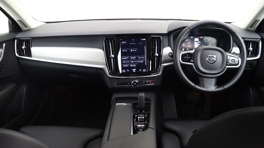 Volvo V90 B4 D Momentum Park Camera, Heated Seats, Pilot #5