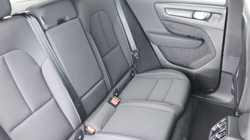 Volvo XC40 Twin Motor Plus Park Camera, Heated Seats, Apple #6