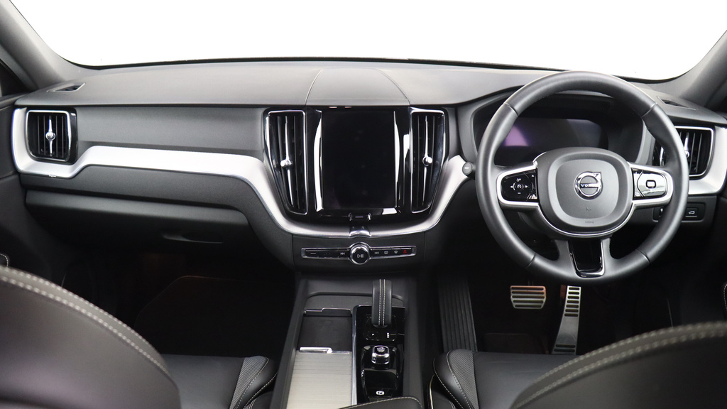 Volvo XC60 B4 P Awd R-design Heated Seats, Park Camera, Ti SF22XSA #5