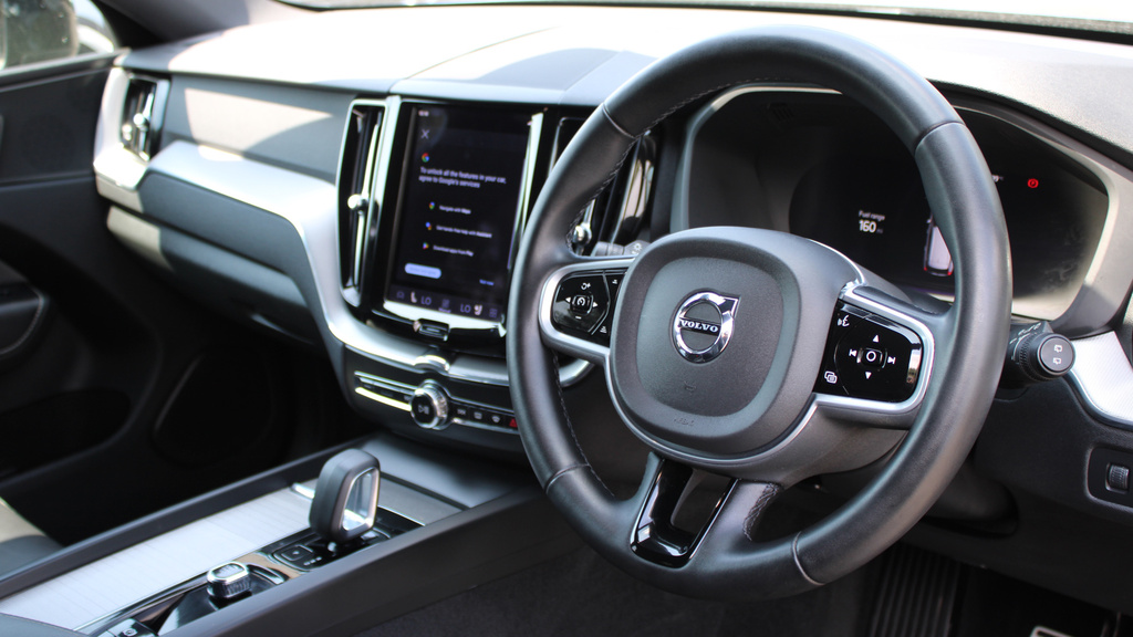 Volvo XC60 B4 D Awd R-design Heated Seats, Park Camera, Ti NX22KTU #4