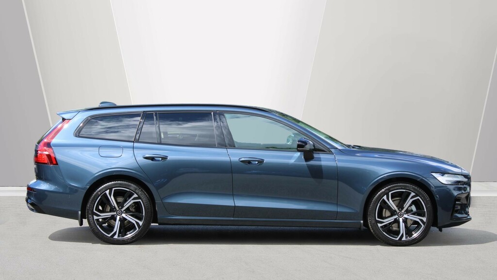 Volvo V60 B4 P Ultra Dark Towbar, Sunroof, Harmankardon #3