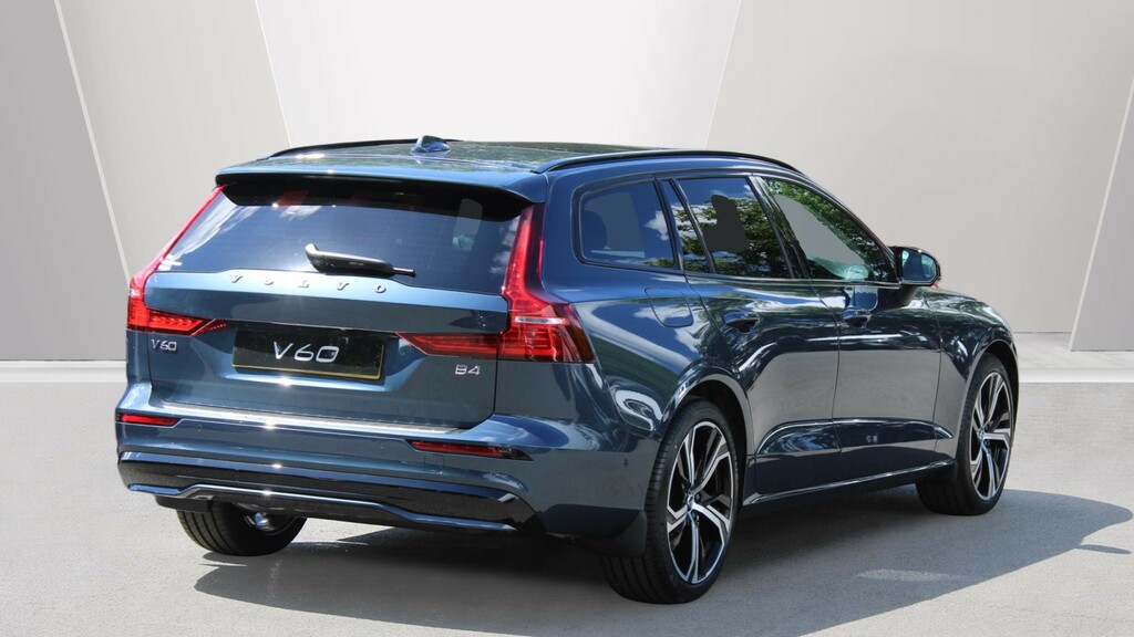 Volvo V60 B4 P Ultra Dark Towbar, Sunroof, Harmankardon #2