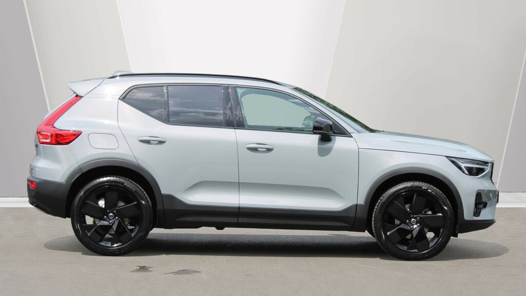 Volvo XC40 B3 P Plus Black Edition Park Camera, Heated Sea YB26WZO  #3