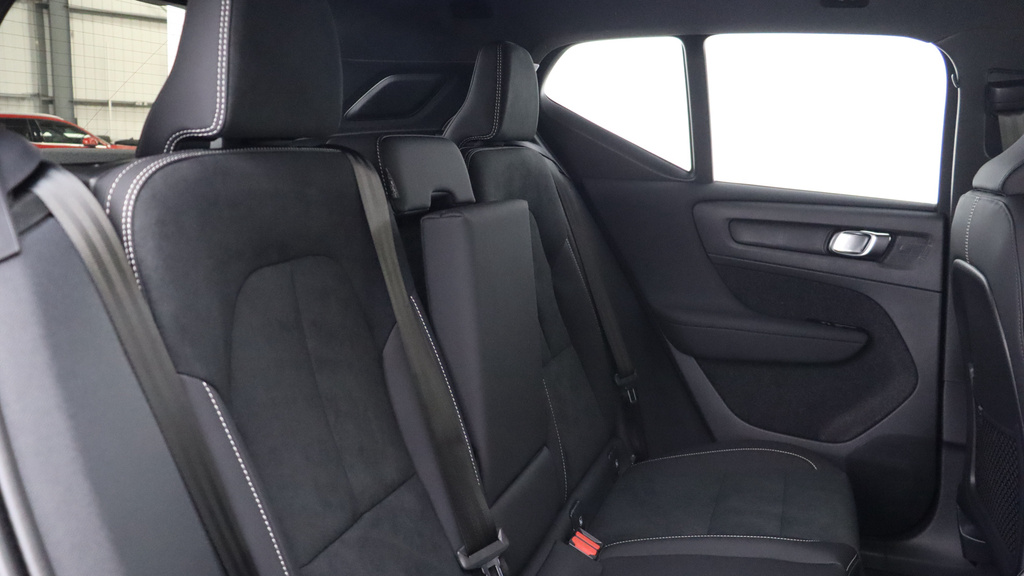 Volvo XC40 B3 P Plus Dark Park Camera, Heated Seats, Apple YB26HNC #6