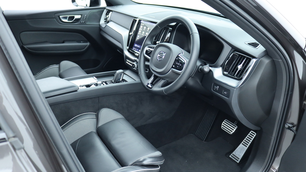 Volvo XC60 B5 P Awd R-design Lounge Pack, Driver Assist Pa Grey #4