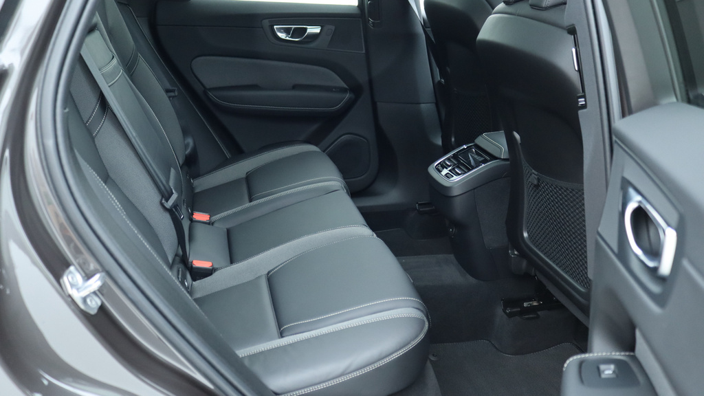 Volvo XC60 B5 P Awd R-design Lounge Pack, Driver Assist Pa Grey #6