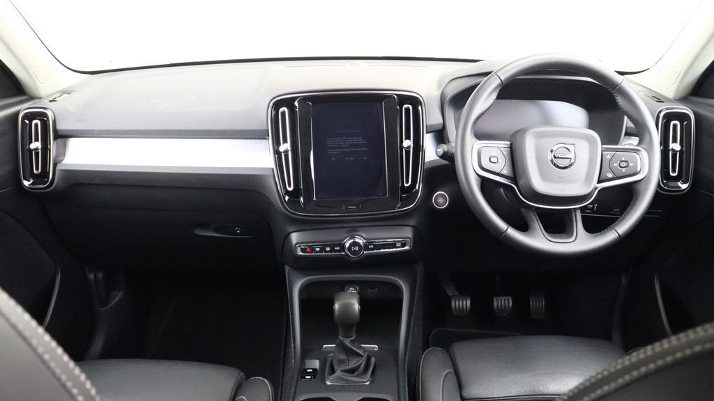 Volvo XC40 T3 Momentum Pro Park Camera, Heated Seats, #5