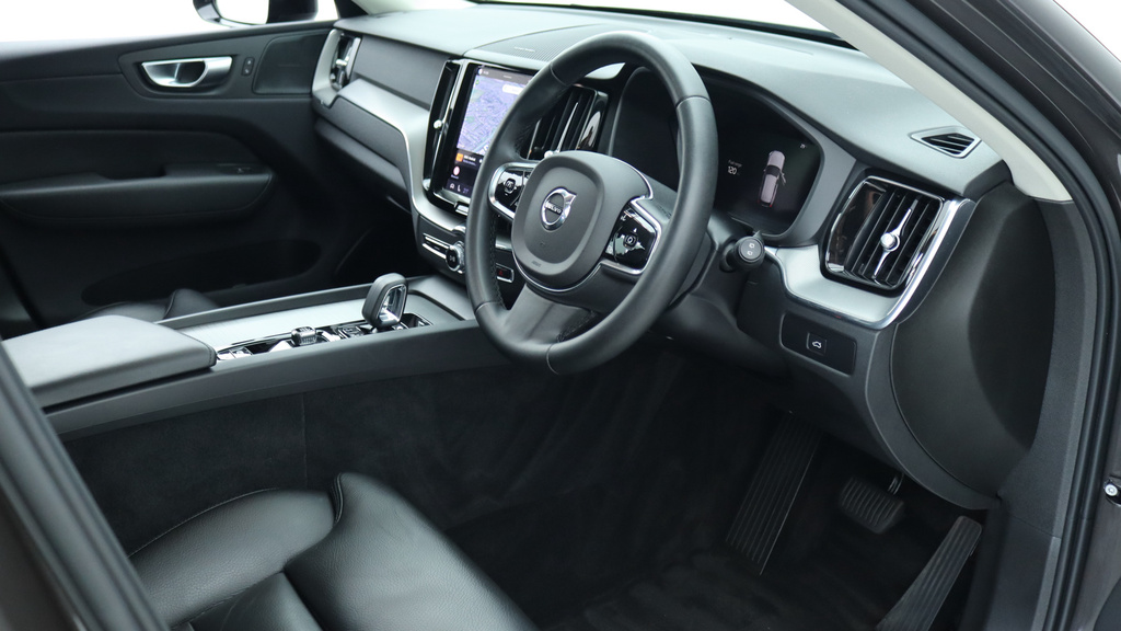 Volvo XC60 B4 P Plus Dark Harmankardon Sound, 360 Camera, WA23NWC #4