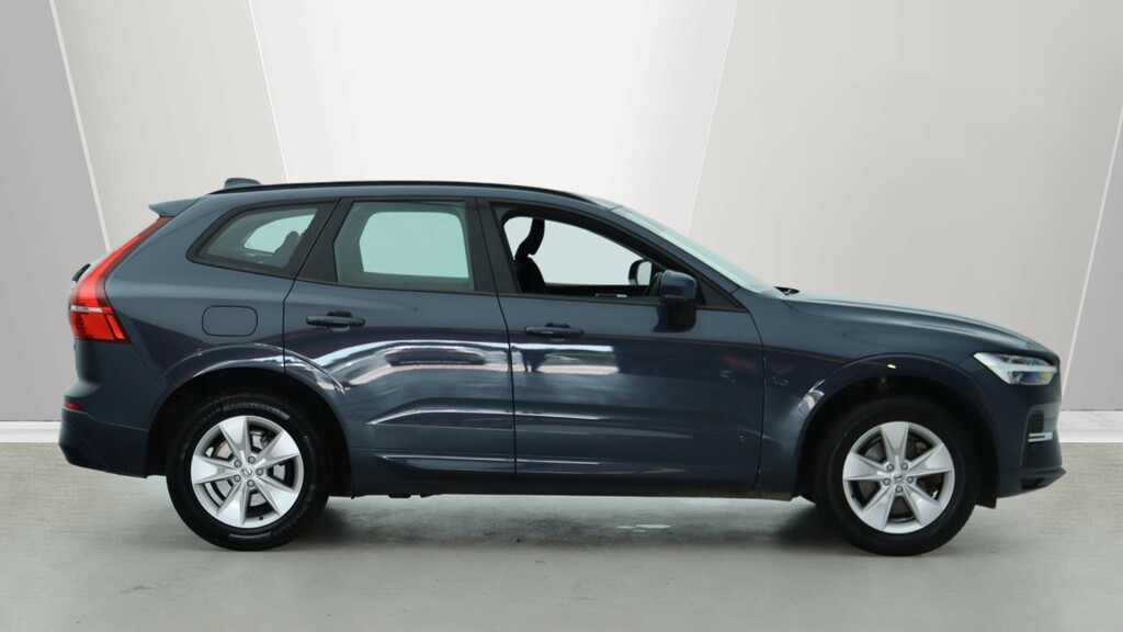 Volvo XC60 B5 P Awd Momentum Park Camera, Heated Seats, Go NA22POU #3