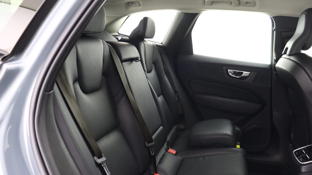 Volvo XC60 B4 P Plus Dark Harmankardon Sound, 360 Camera, YR23MHM #6