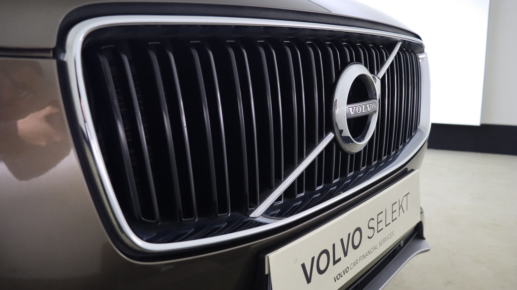 Volvo XC90 2.0 T6 Inscription White #56