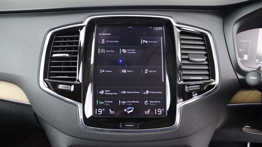 Volvo XC90 2.0 T6 Inscription White #32