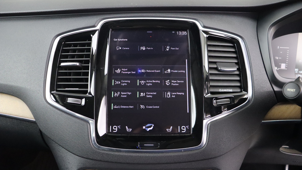 Volvo XC90 2.0 T6 Inscription White #31