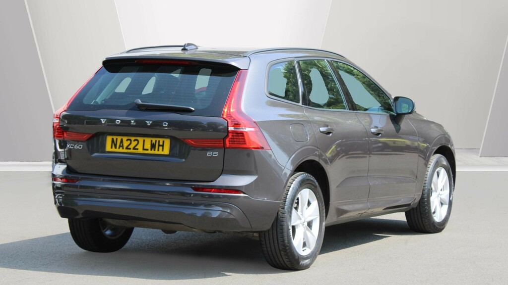 Volvo XC60 B5 P Momentum Park Camera, Heated Seats, Google NA22LWH  #2