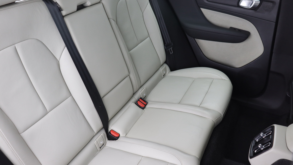 Volvo XC40 D4 Awd Inscription Pro Blond Leather, Orrefors Cr YS69UCR  #6