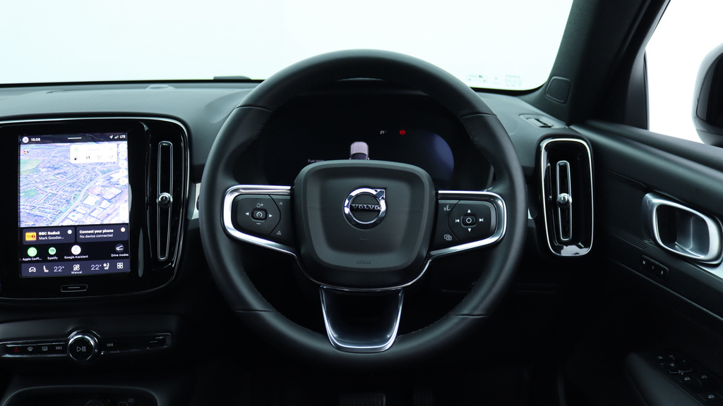 Volvo XC40 2.0 B4p Plus Pro Black Edition Black #10