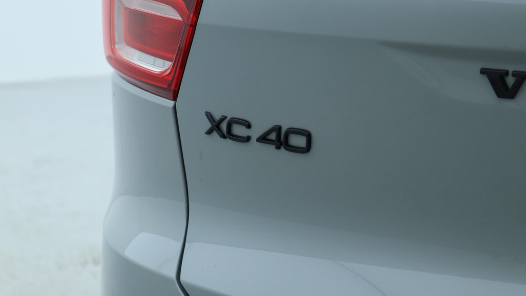 Volvo XC40 2.0 B4p Plus Pro Black Edition Black #39