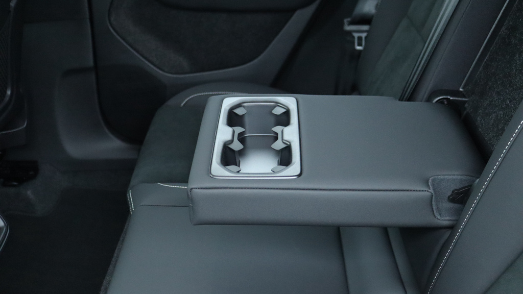 Volvo XC40 2.0 B4p Plus Pro Black Edition Black #27