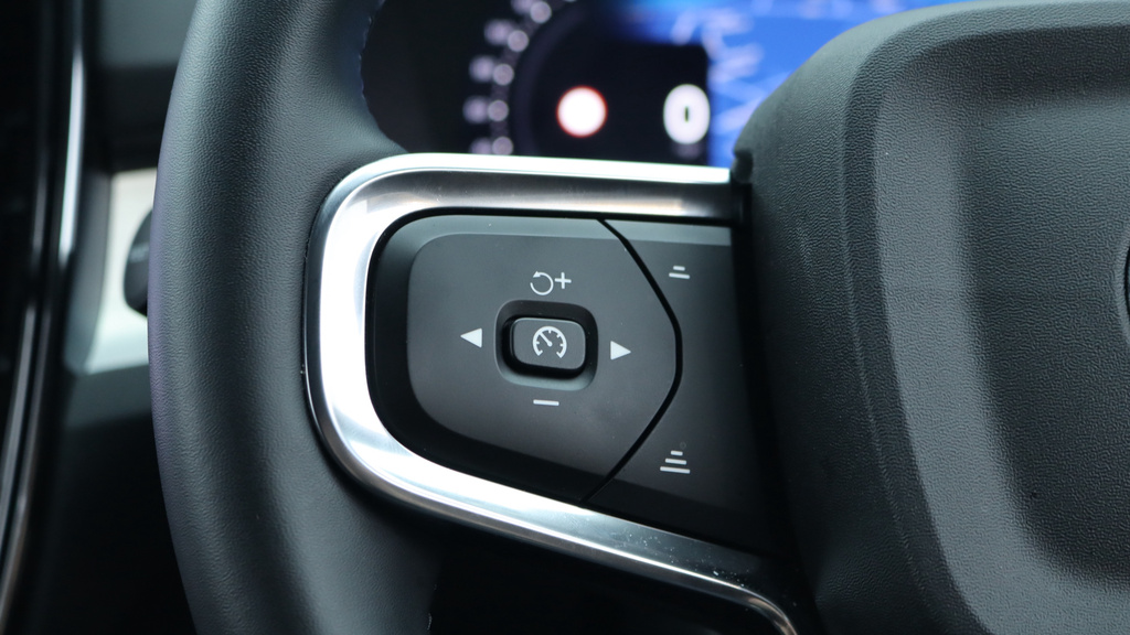 Volvo XC40 2.0 B4p Plus Pro Black Edition Black #18