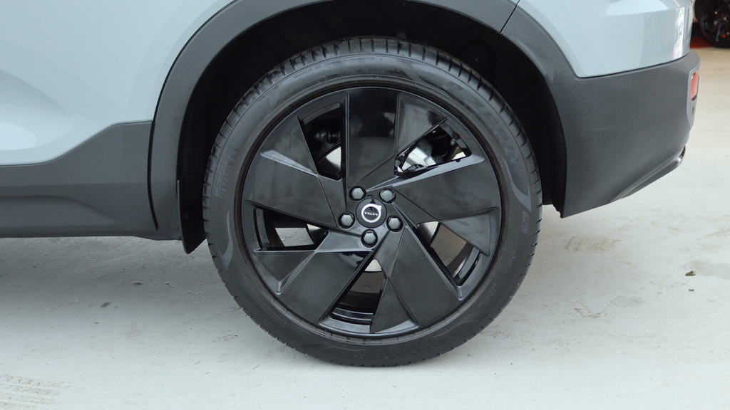 Volvo XC40 2.0 B4p Plus Pro Black Edition Black #9