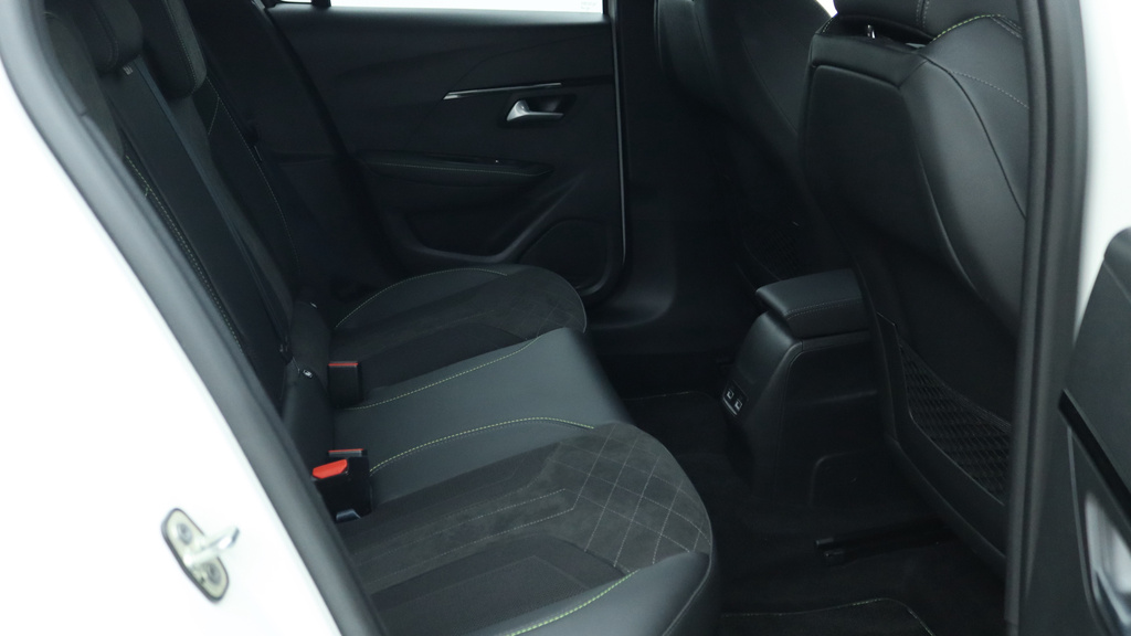 Peugeot e-208 50Kwh Gt Premium Tinted Windows, Blis, Led Headli White #5