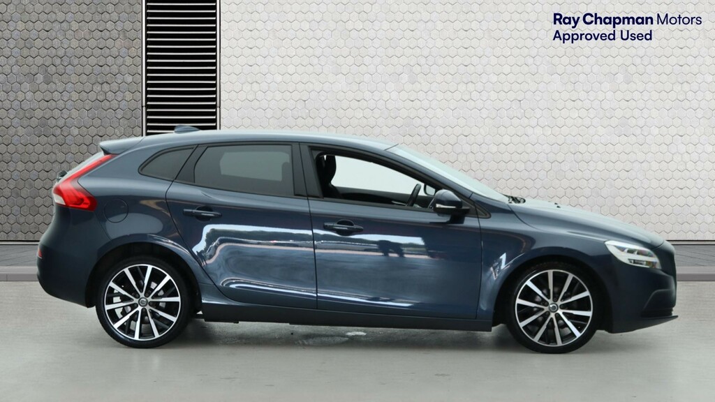 Volvo V40 D2 Momentum Park Assist, Upgraded Alloys,  #3