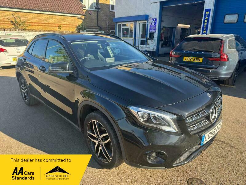 Mercedes-Benz C Class 1.6 Gla180 Urban Edition Black