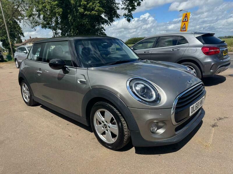 Mini Hatch 1.5 Cooper Classic Euro Silver