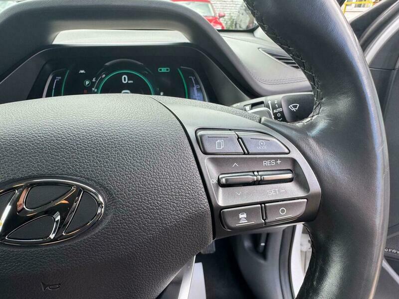 Hyundai Ioniq Hatchback White #17