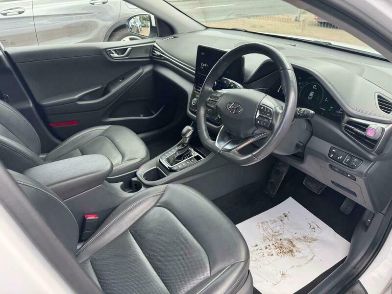 Hyundai Ioniq Hatchback White #8