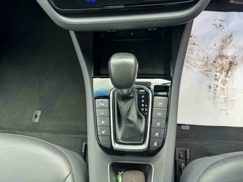Hyundai Ioniq Hatchback White #23