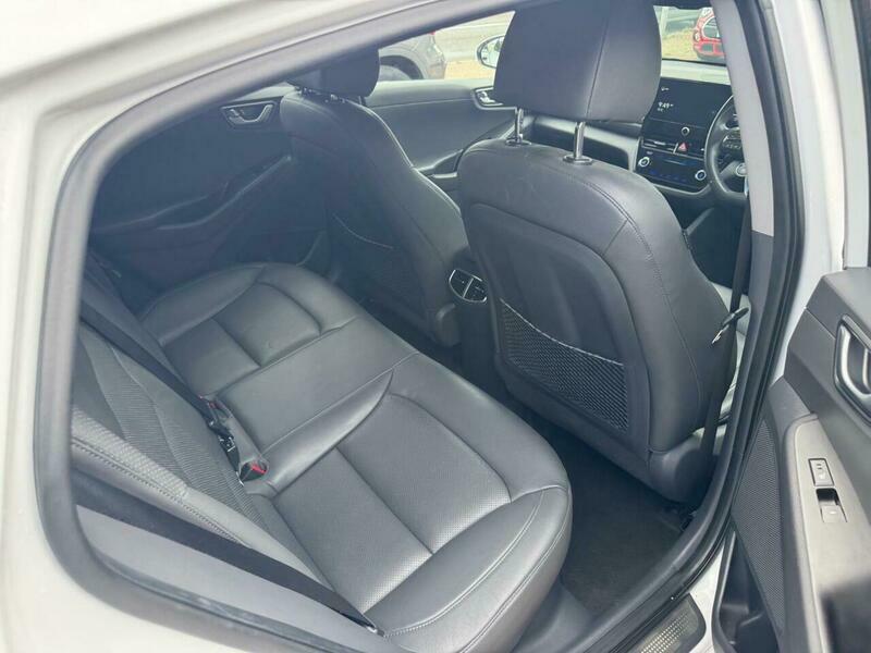 Hyundai Ioniq Hatchback White #9