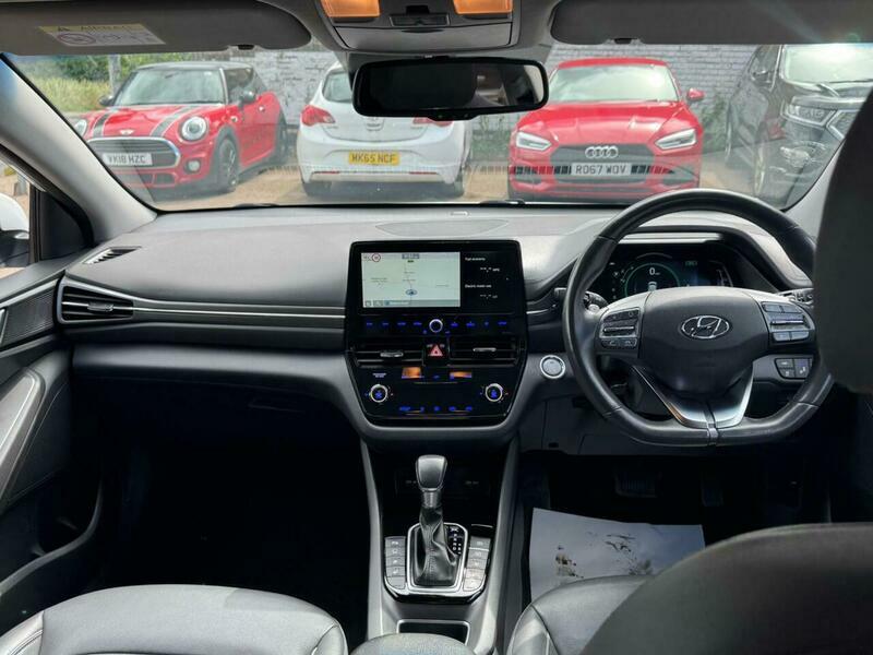 Hyundai Ioniq Hatchback White #28