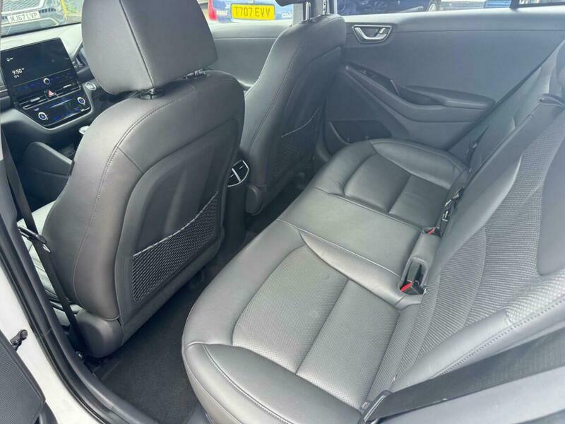 Hyundai Ioniq Hatchback White #12