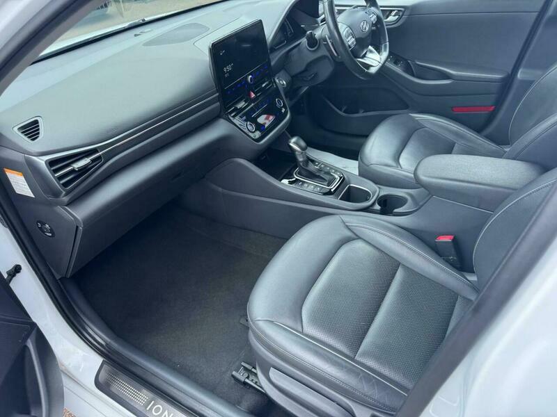 Hyundai Ioniq Hatchback White #13