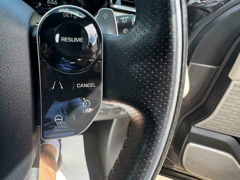 Land Rover Range Rover Velar R-dynamic S White #25