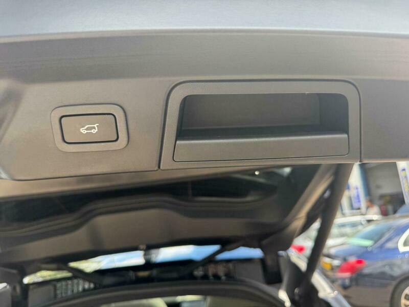 Land Rover Range Rover Velar R-dynamic S White #12