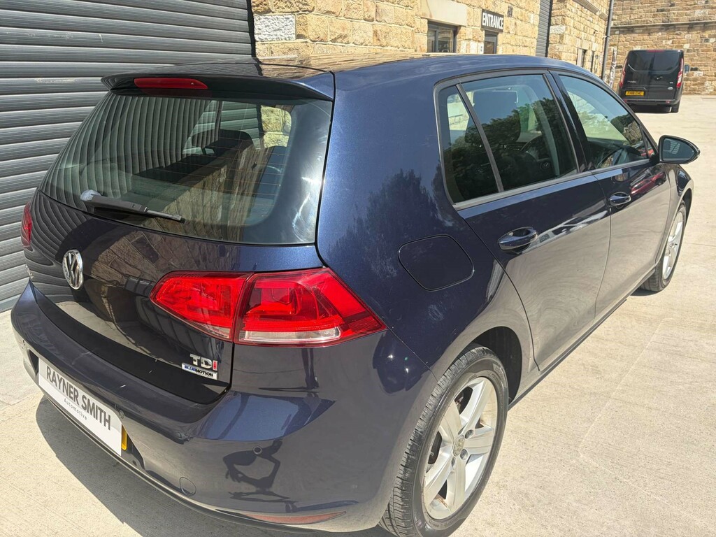 Volkswagen Golf 2015 2.0 Tsi Bluemotion Tech R Hatchback Petro Blue #4