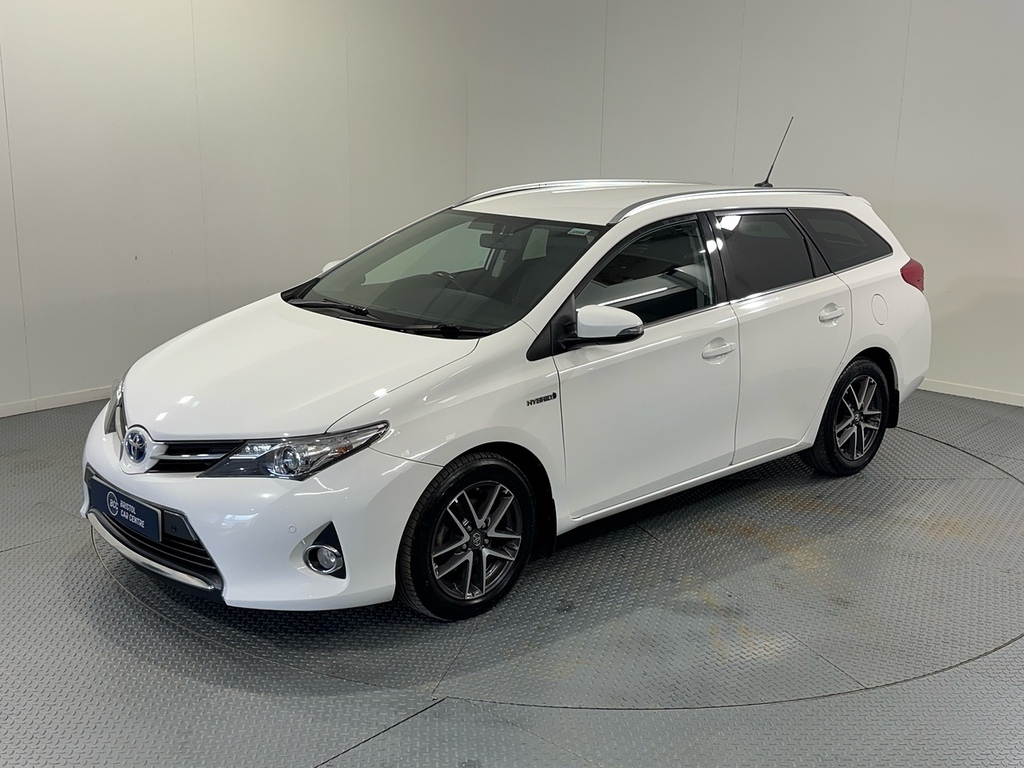 Toyota Auris Vvt-h Icon WN15JHX White #4