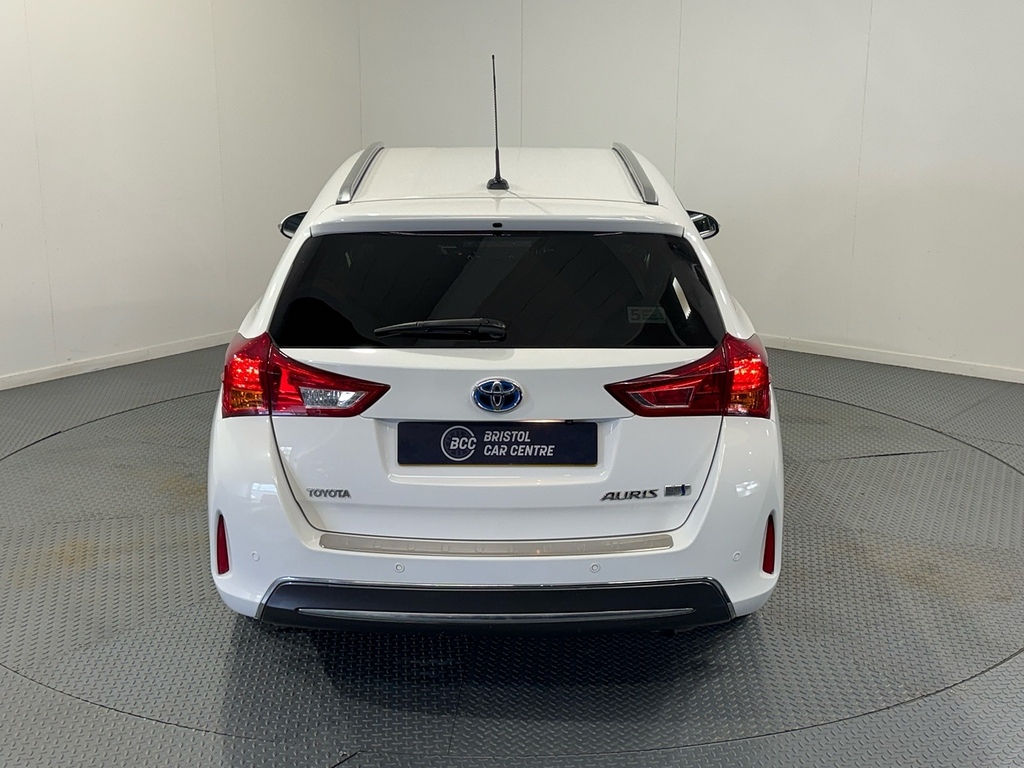 Toyota Auris Vvt-h Icon WN15JHX White #6