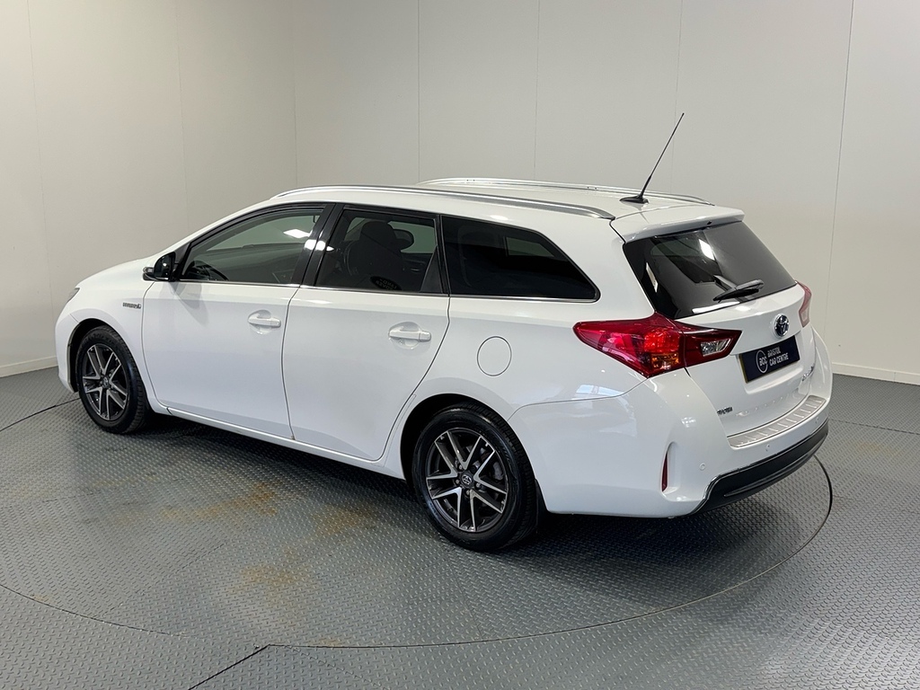 Toyota Auris Vvt-h Icon WN15JHX White #3