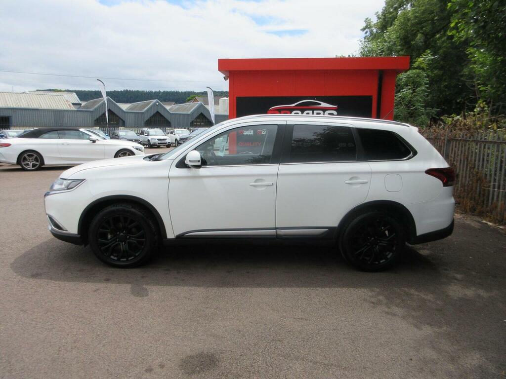 Mitsubishi Outlander Suv 2.2 Di-d Gx3 4Wd Euro 6 Ss 201666 White #4