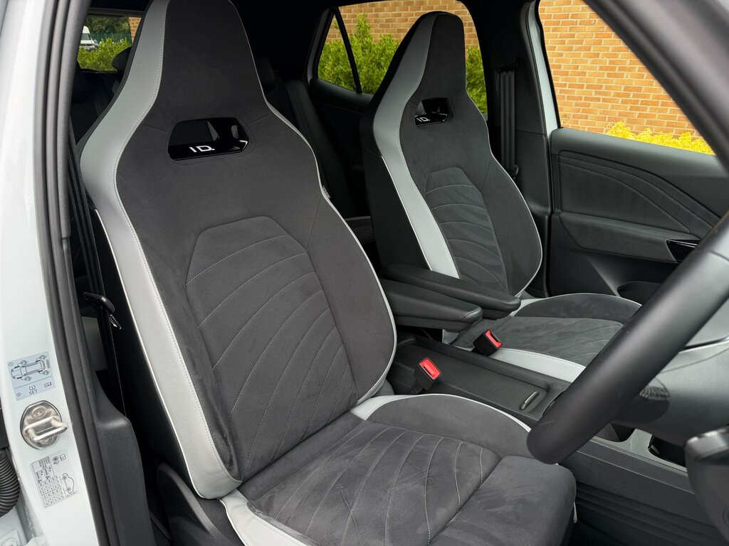 Volkswagen ID.3 Pro 58Kwh Launch Edition 3 Hatchback White #6