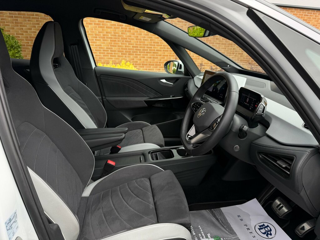 Volkswagen ID.3 Pro 58Kwh Launch Edition 3 Hatchback White #5