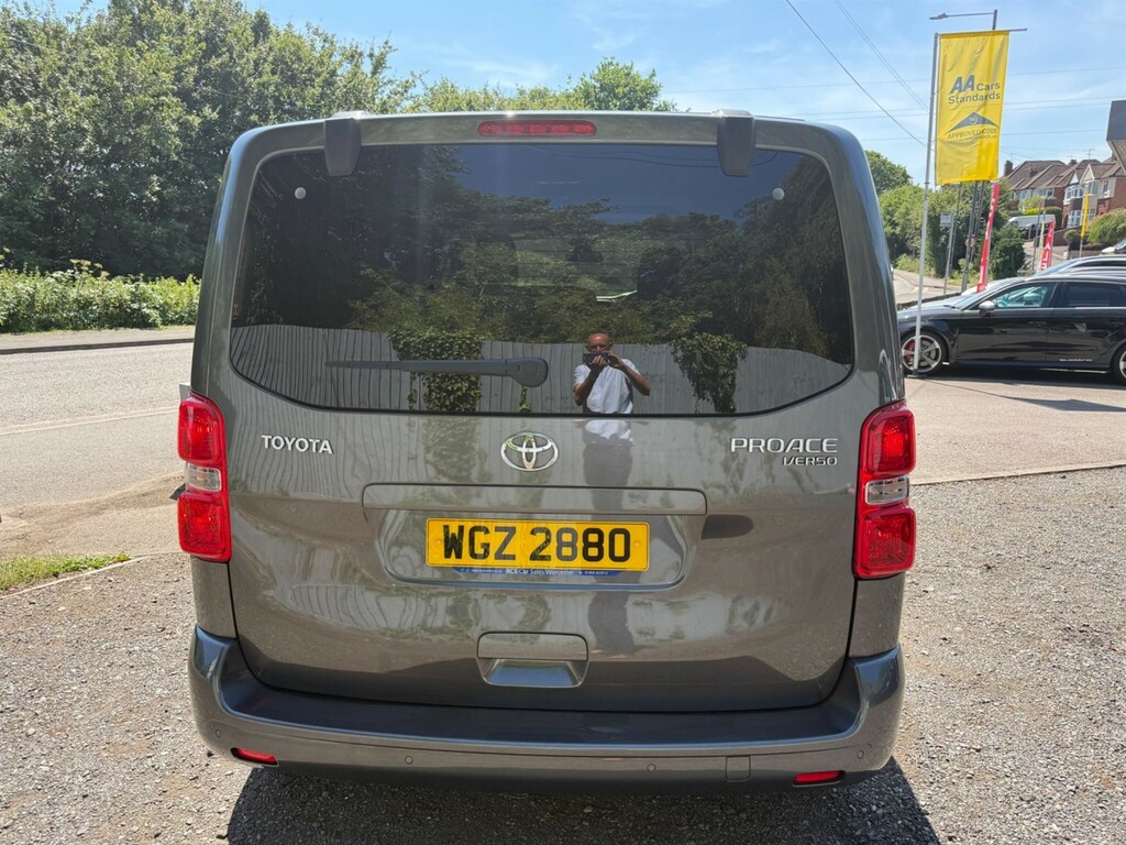 Toyota Verso 2.0D Family Medium Mpv Mwb Euro 6 Ss Grey #4